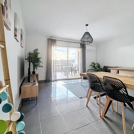 App Le Golf T3 Terrasse Wifi Pkg Апартаменты *